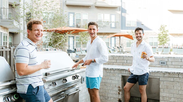 Outdoor chef's kitchen