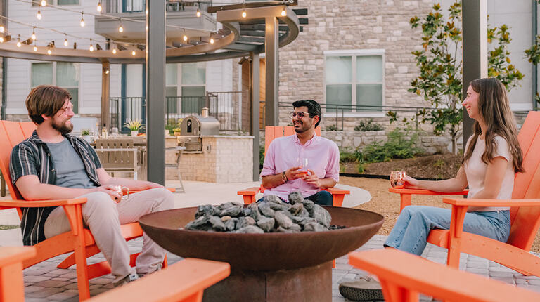 Outdoor fire pit